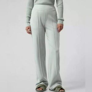 Athleta Eastbound Wide Leg Pant Coast Grey Size 12